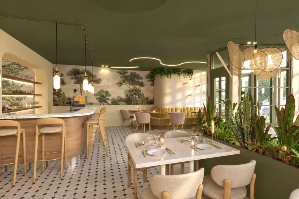Sfeervol restaurantinterieur met een bar, gedekte tafels, een groene zitbank, grote plantenbakken en opvallende hanglampen. Het interieur combineert warme houttinten, groen, natuursteen en een botanische wanddecoratie